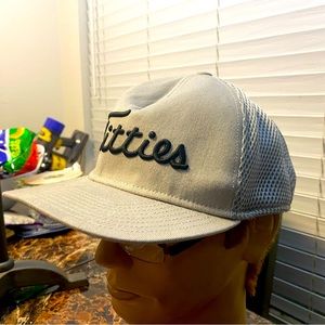 Titleist “Golf Gods” Mens Gray Tan Performance Mesh Hat Golf Cap Size Large/XL